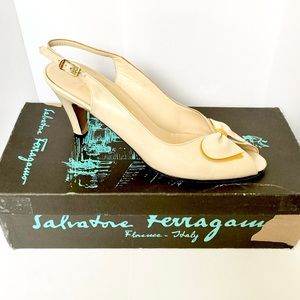 Salvatore Ferragamo ‘Soriana’ Beige Bow Heels